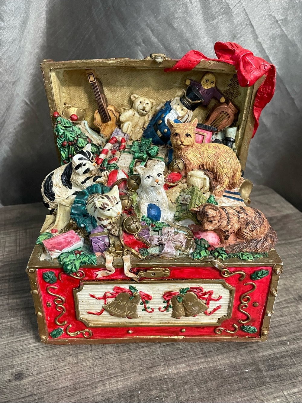 Vintage Christmas Holiday Cat Toy Chest Music Box 6" – Plays Toyland